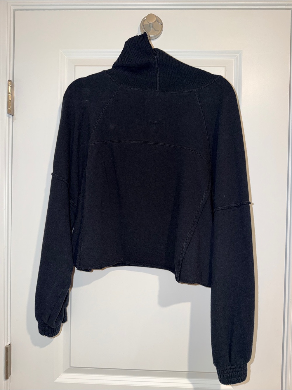 aerie, New Heights Turtleneck Sweatshirt and Fleece Trousers Black, M/L - Picture 3 of 11